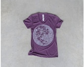 Tshirt for women. moon shirt. women t shirt. full moon on heather plum. women fashion. spring fashion. for her. purple and white