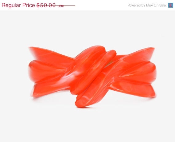 SALE - Vintage Swirled Acrylic Hinge Bracelet