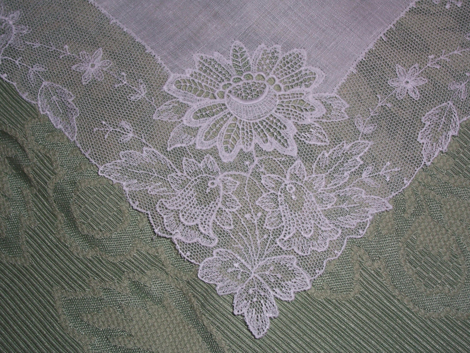 Vintage White Lace Hanky - Hankie Handkerchief with Lots of Lace