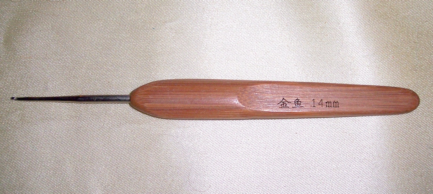 1.4mm bamboo handle aluminum crochet hook