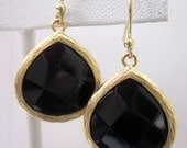 Black tear drop gold bezel earrings