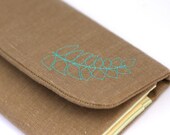 Embroidered Laurel Trifold Women's Wallet