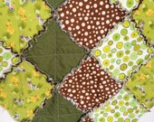 Green Giraffe Quilted Snuggle Rag Baby Toddler Lap Blanket