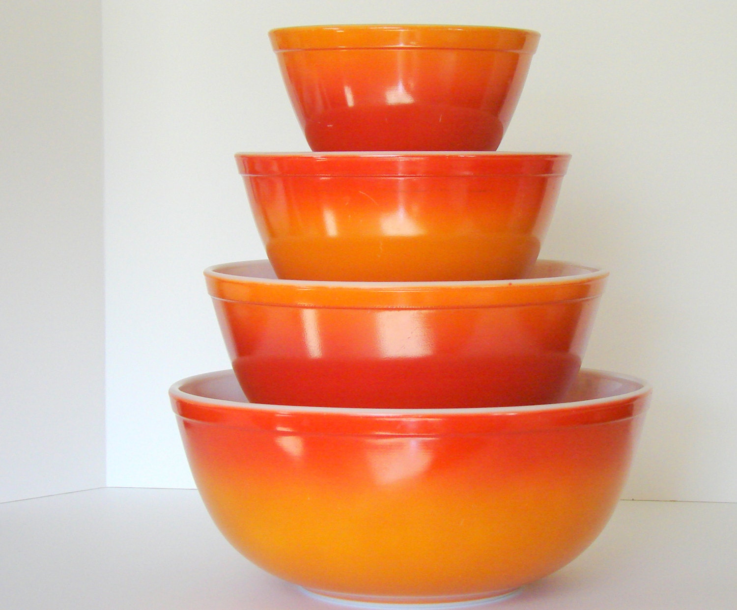 Vintage Pyrex Fire Red to Orange Fade Flameglo Two Tone Mixing Bowl Set