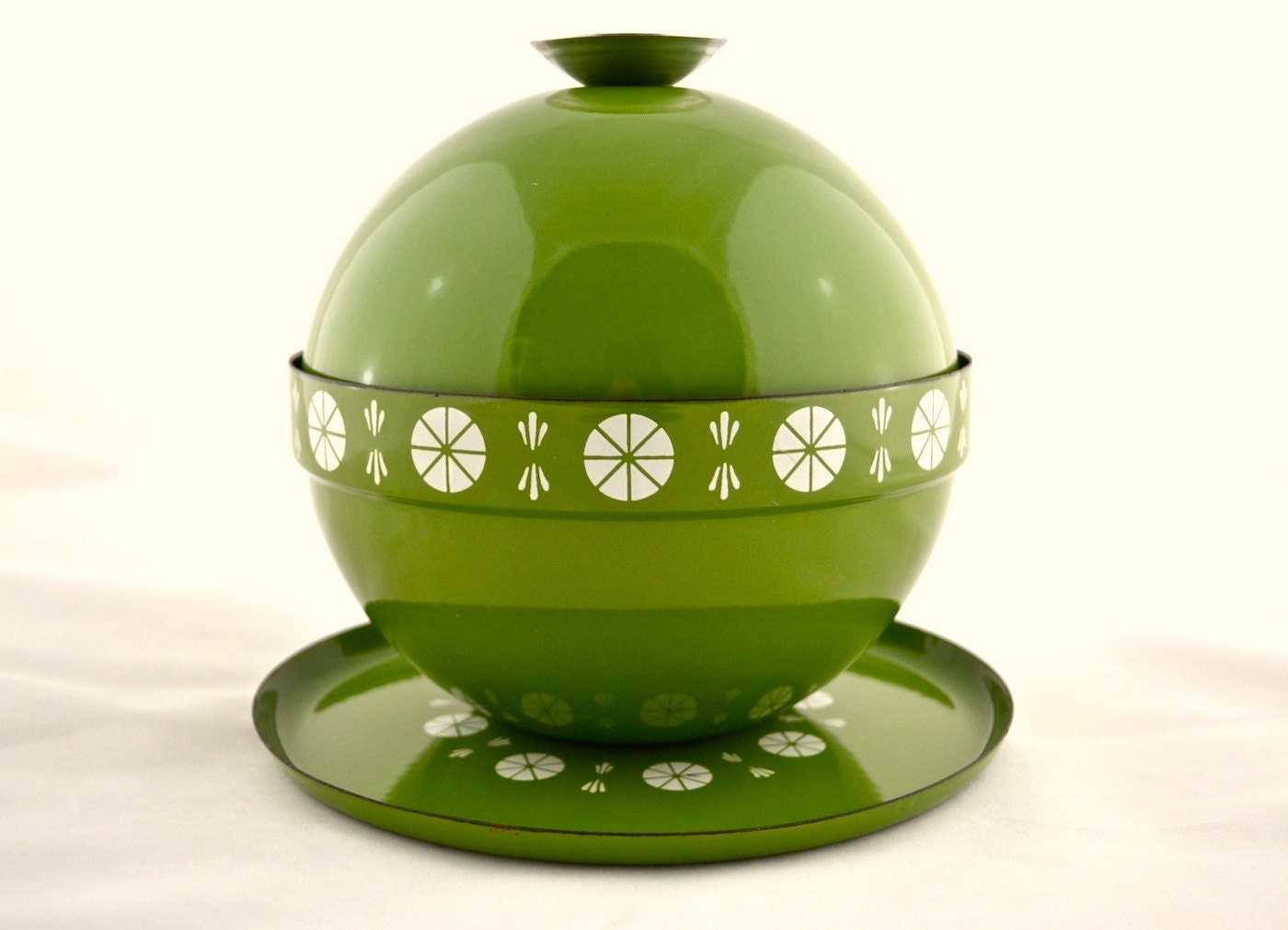 Cathrineholm Snowflake Fondue Pot Bowl & Plate Set in Avocado