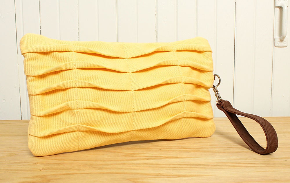 Clutch in Butter Yellow Cotton Canvas Zipper Wristlet