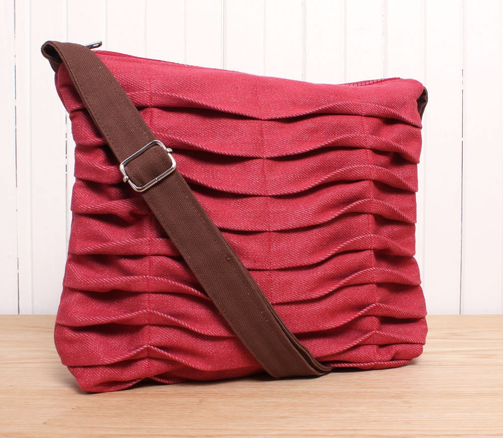 Sling Style Tote Cross Body Purse Zipper Top Bag in Red Denim