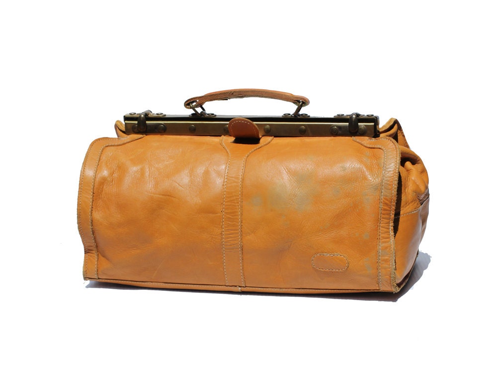 Butter Scotch Tan Leather Hers Weekend or Over Night Travel Bag