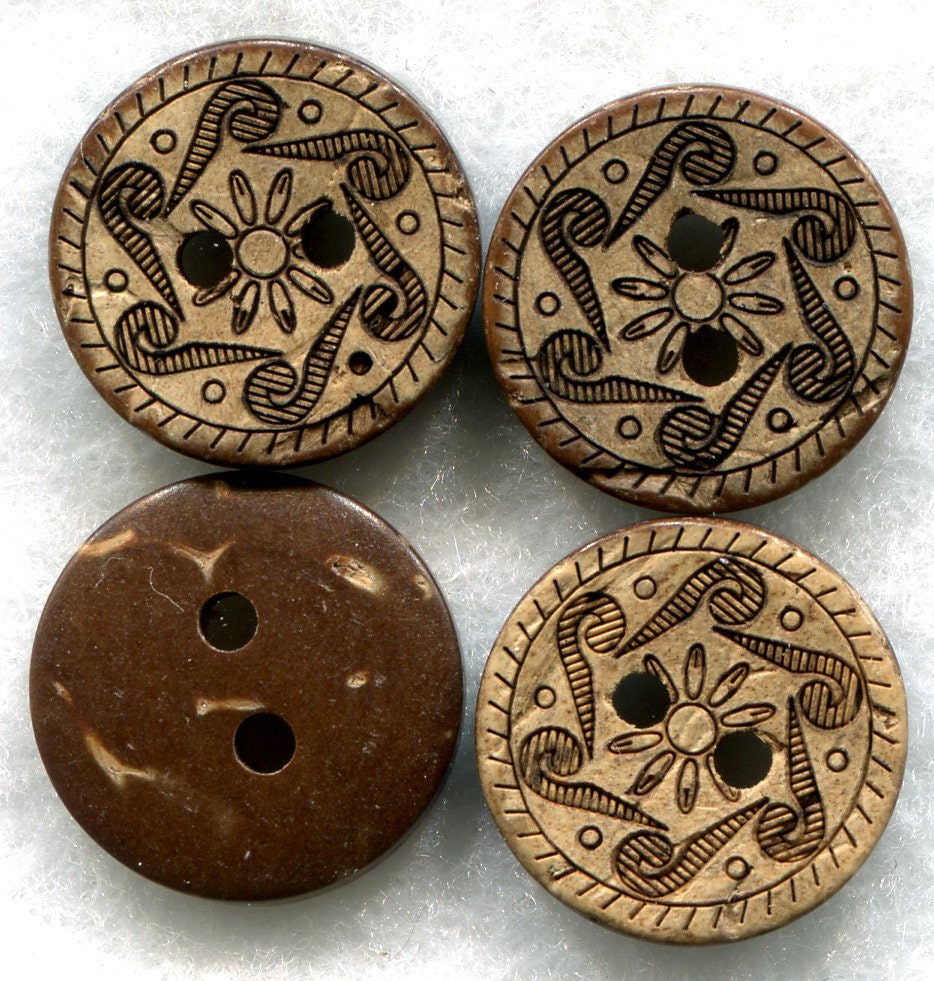 Coconut Wood Buttons Decorated Wooden Buttons 15mm (5/8 inch) Set of 4 /BT88