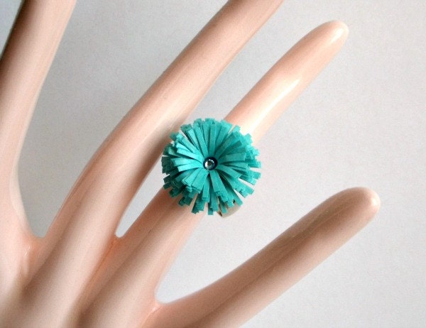 NEW Gerbera Daisy Ring, Fringed Paper Flower, Novelty, Adjustable, includes shipping