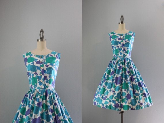 1960s Dress / Vintage 60s Bold Floral Sundress / Sixties Cotton Summer Dress