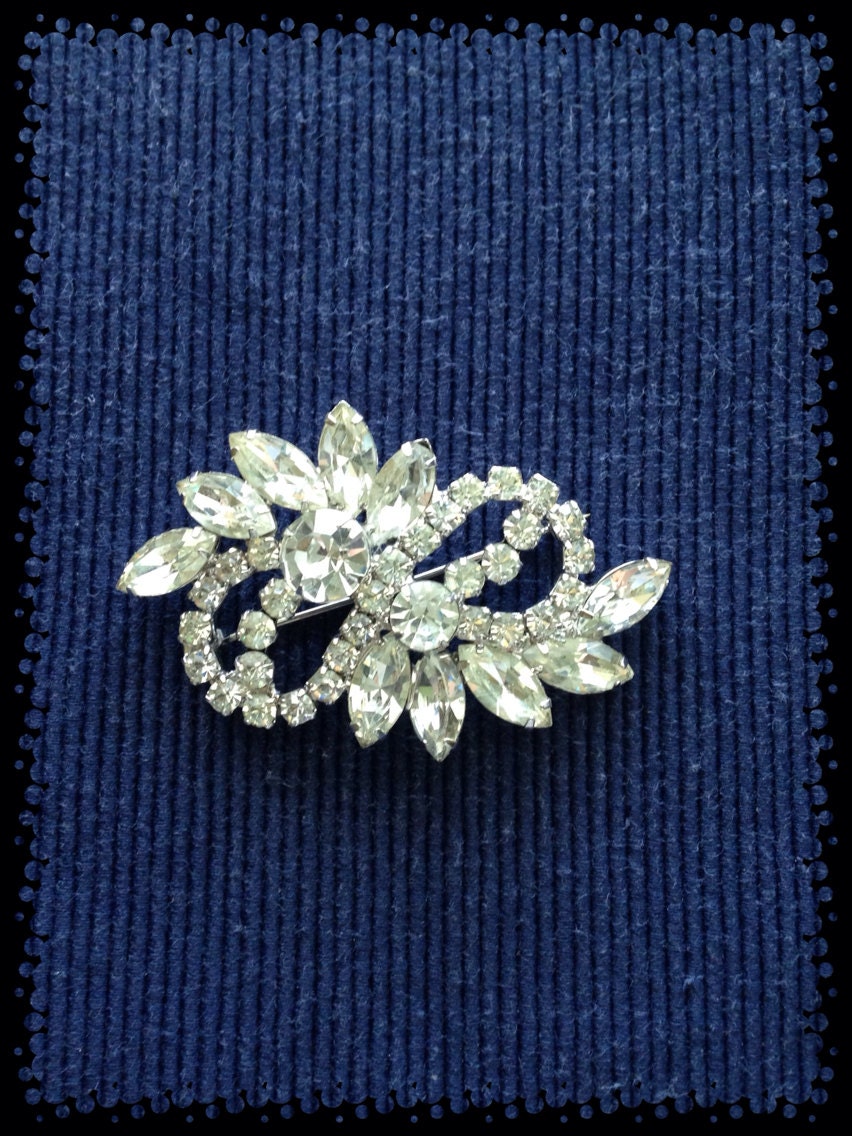 SALE - Was 45.00 Now 25.00 - Vintage Rhinestone Brooch Pin
