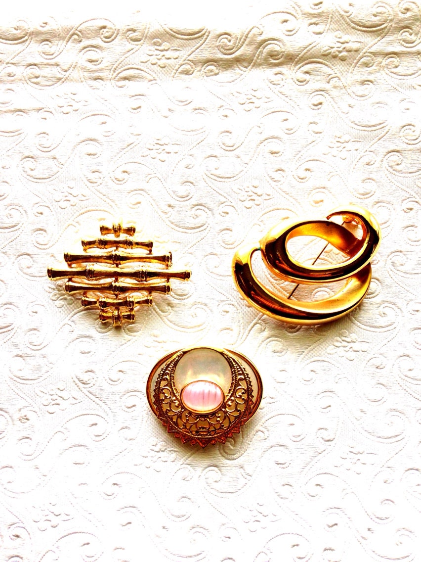 Vintage Brooch Pin - Set of three -  Gold tone