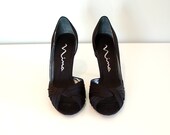 black d'orsay shoes / black satin heels / peep toe heels / black peep toes / size 9 1/2 9.5