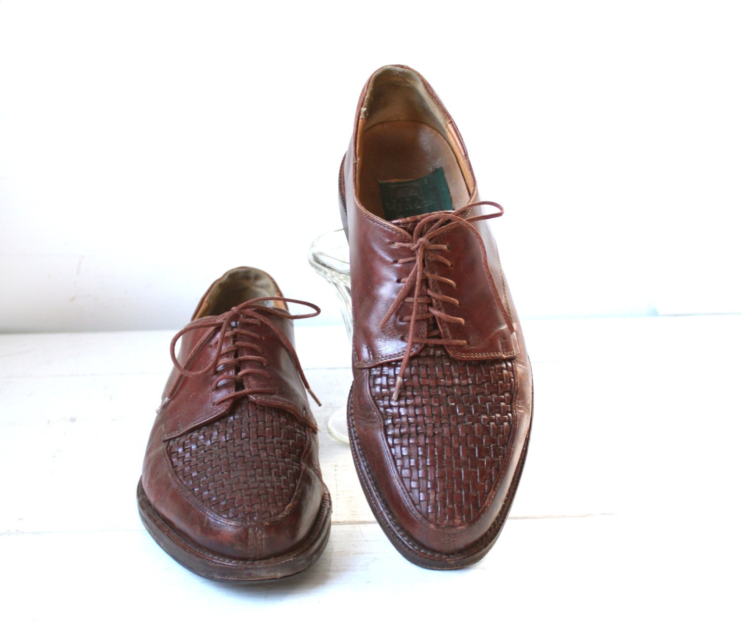 vintage Men's leather oxford shoes. 9.5 D. Cable & Co. woven chestnut leather moc toes. Made in Italy / the SINGLE MALT lace ups