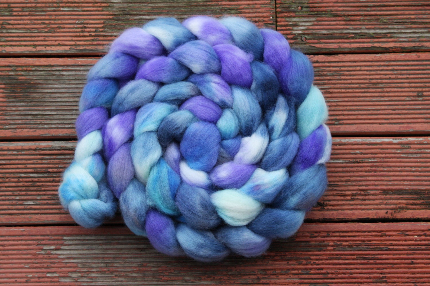 snow veil. hand dyed new zealand merino. 4.5oz./128g