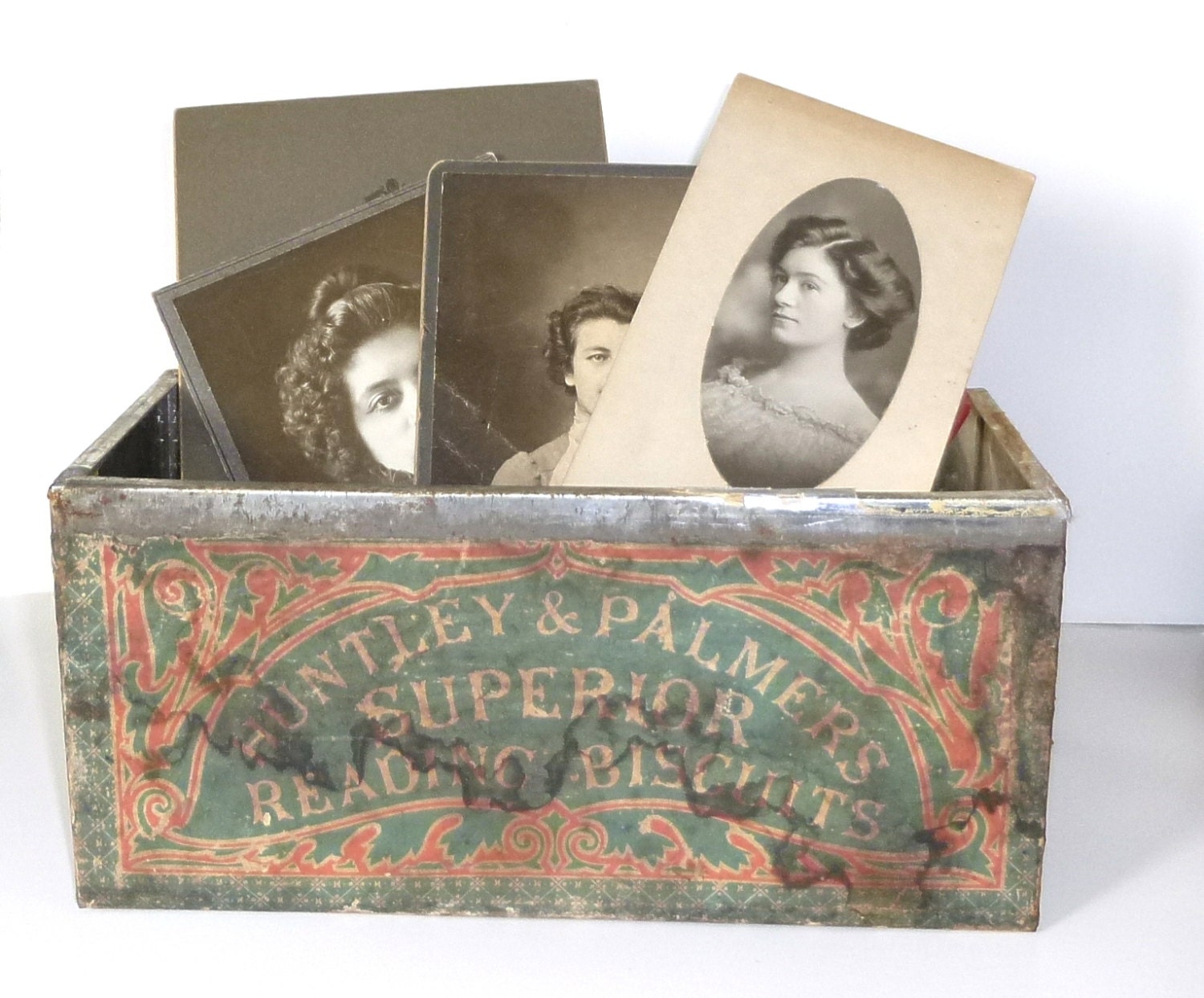 Huntley & Palmers Superior Reading Biscuits tin