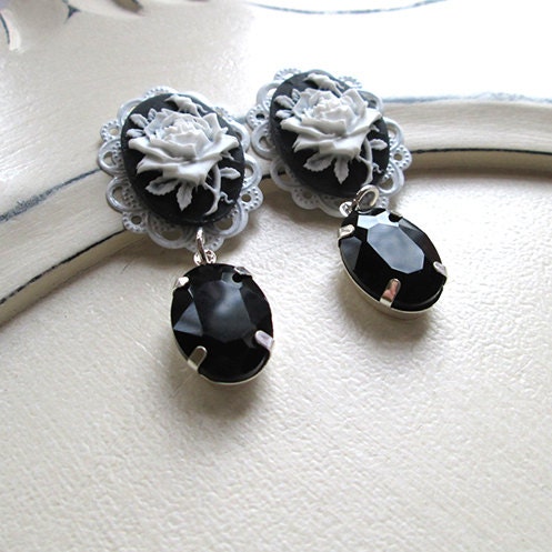 Rose Silhouette Cameo dangle drop Plugs for Gauged Ears - (6mm 8mm10mm12mm 14mm 16mm 18mm  / 00g, 0g, 2g, 4g, 6g) choose size - black glass