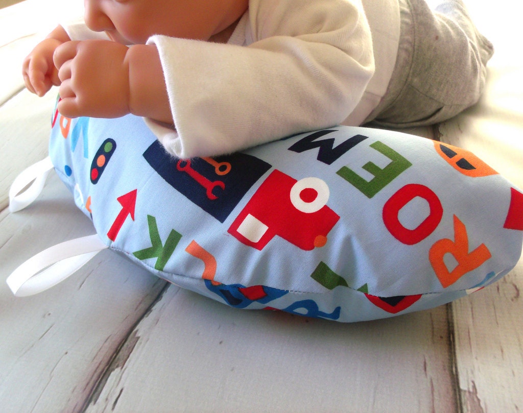 Luna Tummy Time Pillow, Vroom Vroom