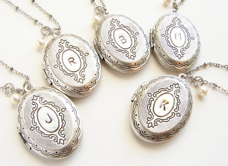 Bridesmaid jewelry, wedding bridal personalized initial locket necklace, 6 bridal wedding jewelry