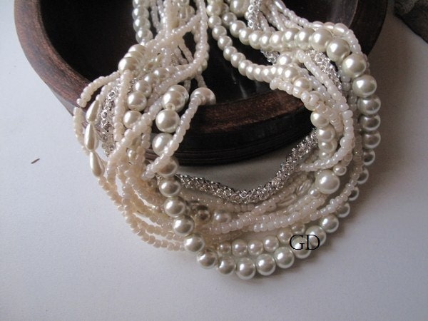 Handmade ,wedding Chunky layered ivory glass pearl Necklace,rhinestone cylinder chain