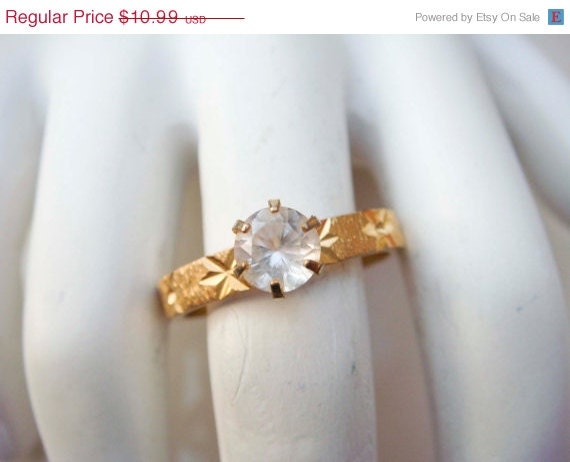 Summer Sale Vintage Gold Engagement Etched Ring Size 8