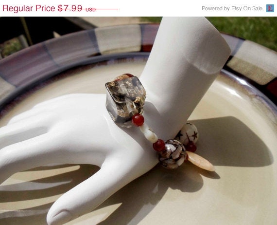 On Sale Vintage Beaded Bracelet mulit color