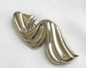 ON SALE Vintage Modernist Design Abstract Silver Tone Swirl Brooch or Pin