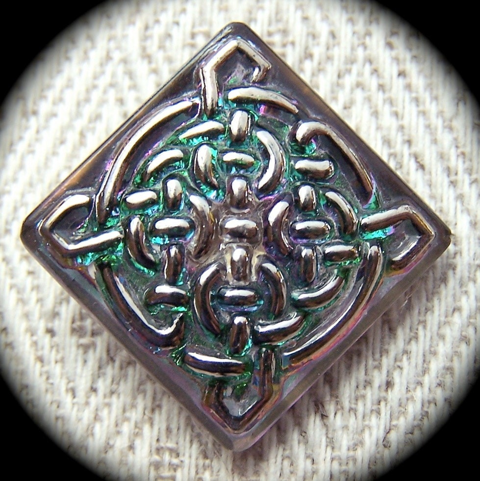 PAiR czech glass buttons Square Celtic Knot green 7/8" x2