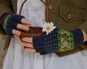Half finger gloves with Irish four leaf lucky Clover ornament.