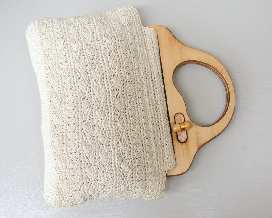 vintage clutch / 70s macrame tote wood woven purse / cotton ivory clutch