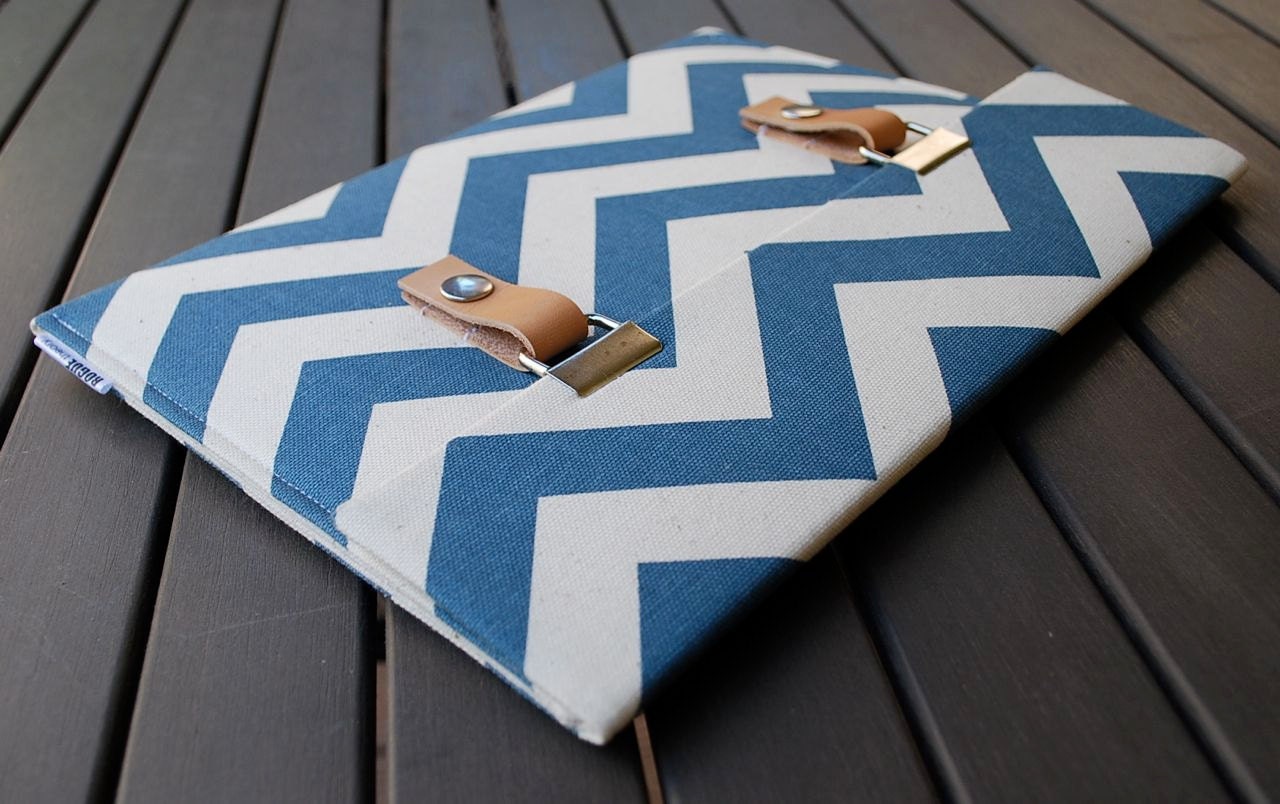 13 MacBook Case / 13 MacBook Air Case / 13 MacBook Pro Case / MacBook Cover / MacBook Sleeve / MacBook Case / Holder - Chevron Blue Natural