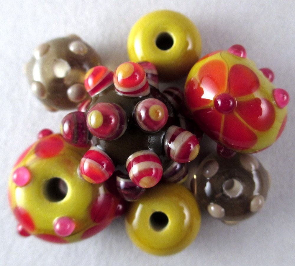 Set of 7 Handmade Lampwork Art Glass Beads by Patti Cahill, sra -- Designer color scheme with knobby focal