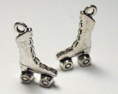 2 Pcs Antique Silver 3D Roller Skates Charm Pendants