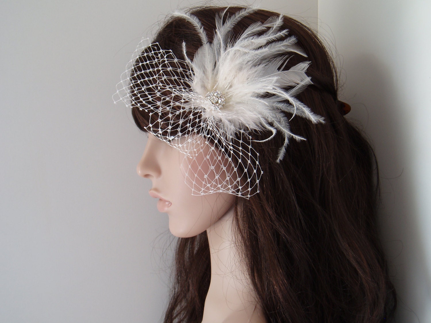Mini Veil Ivory Feather Bridal Hair Clip WEDDING HAIR PIECE Fascinator with Rhinestone Jewel, old hollywood hairpiece