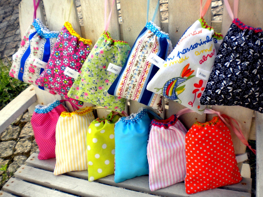 Gift Wrapping Option in Portuguese Sweetheart Fabric (Lenco dos Namorados) or  Chita da Alcobaça Fabric