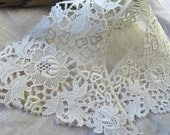 Vintage Lace Collar