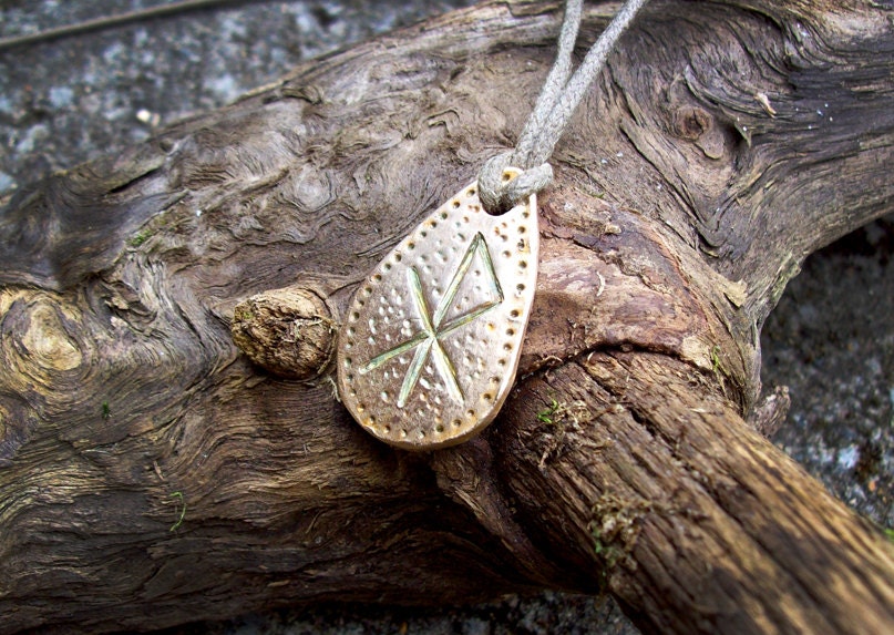 Bringing Love Norse Bind Rune Pendant
