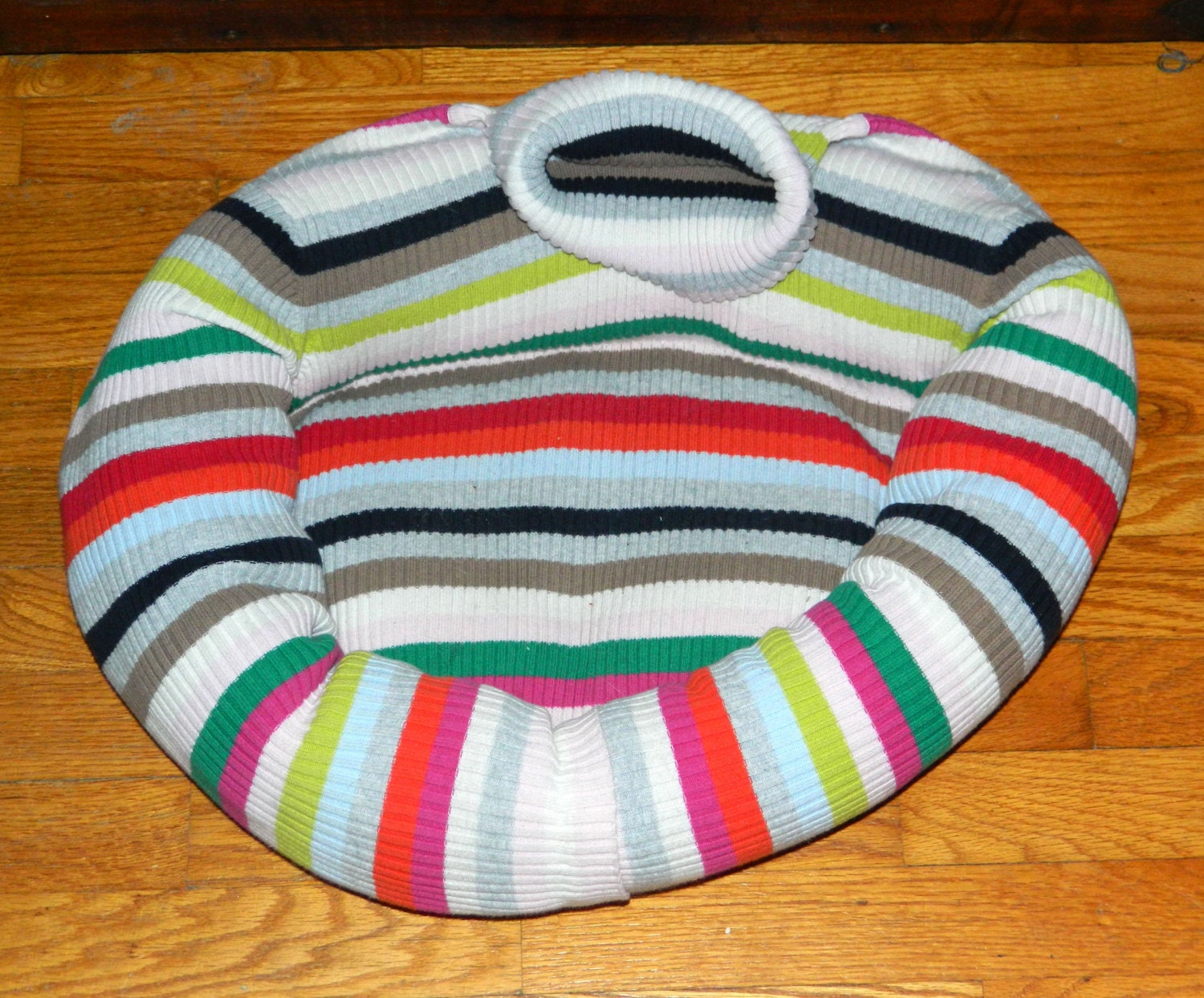 CAT Bed DOG Bed Pet BED Handmade Upcycled Sweater CrabbyCats, Crabby Cats 16 Multi-Color Ribbed Stripes