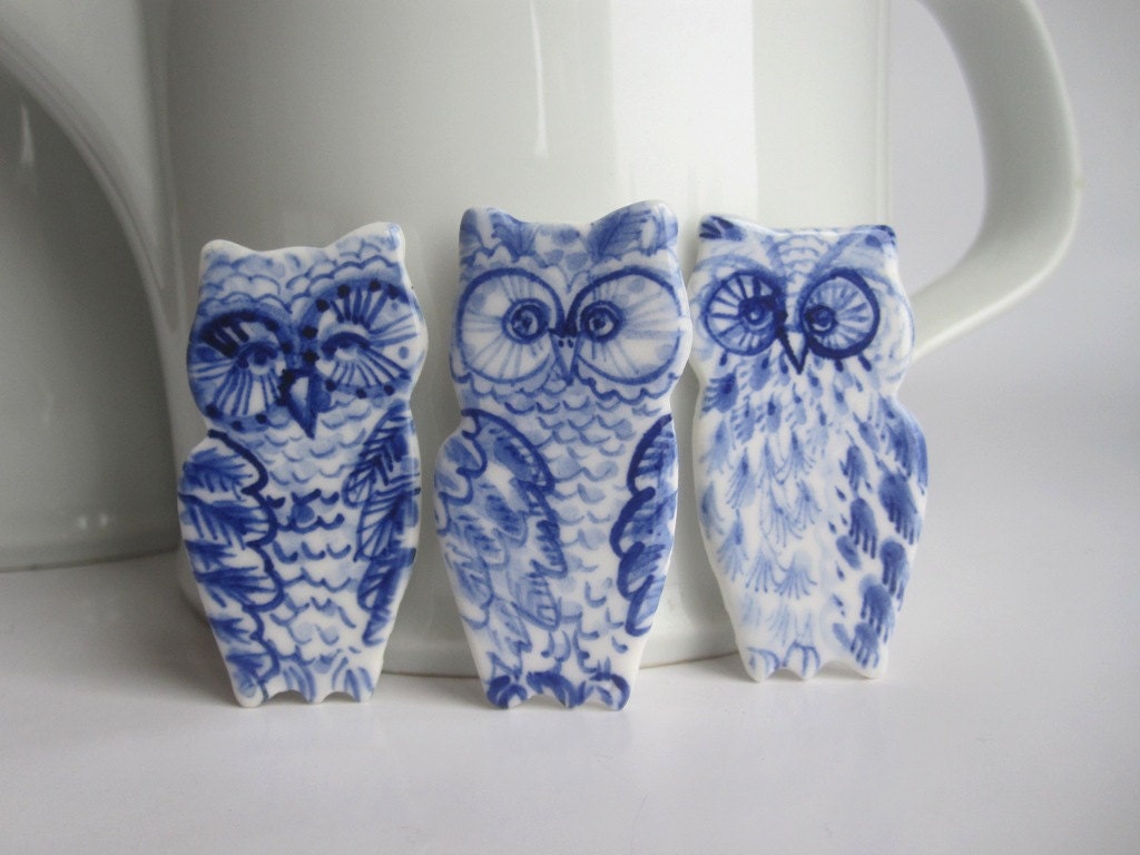 Handpainted Delft Brooch - Owl