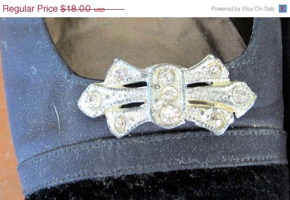 May sale For the Bride...Gorgeous Rhinestone Shoe Clips. Art Deco  1 7/8  in wide. Gift Box.
