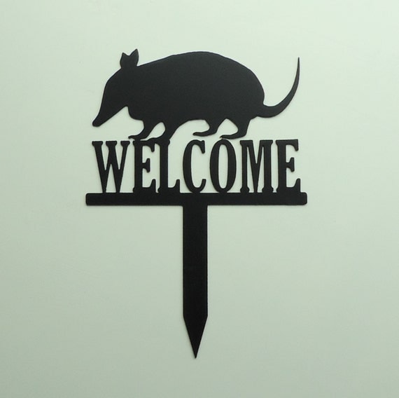 Armadillo Welcome Metal Art Yard Garden Sign - Free USA Shipping