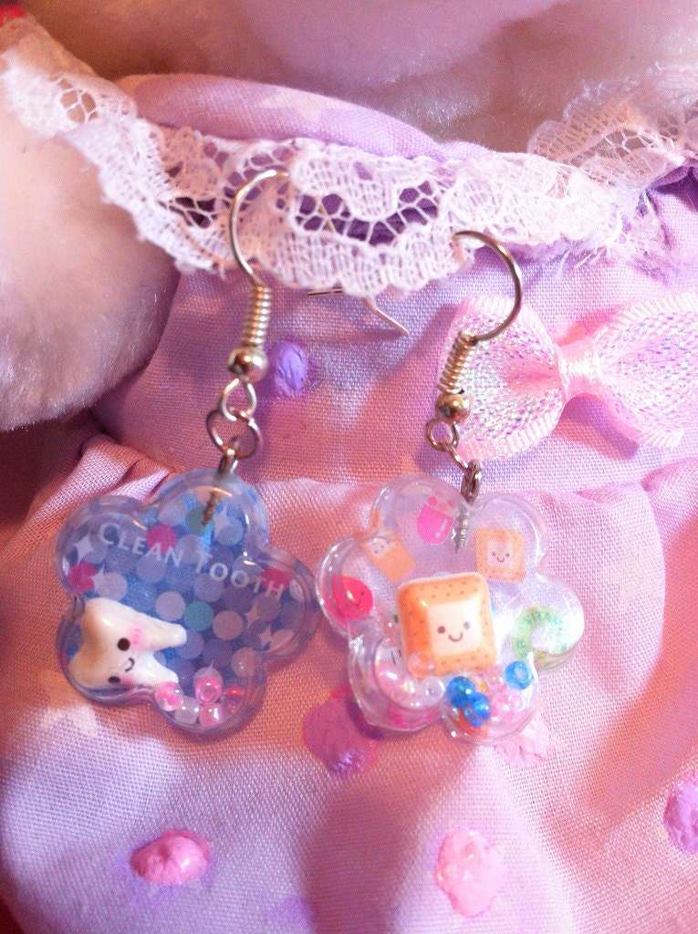 Earrings 3d capsule with glitter and baeads super kawaii
