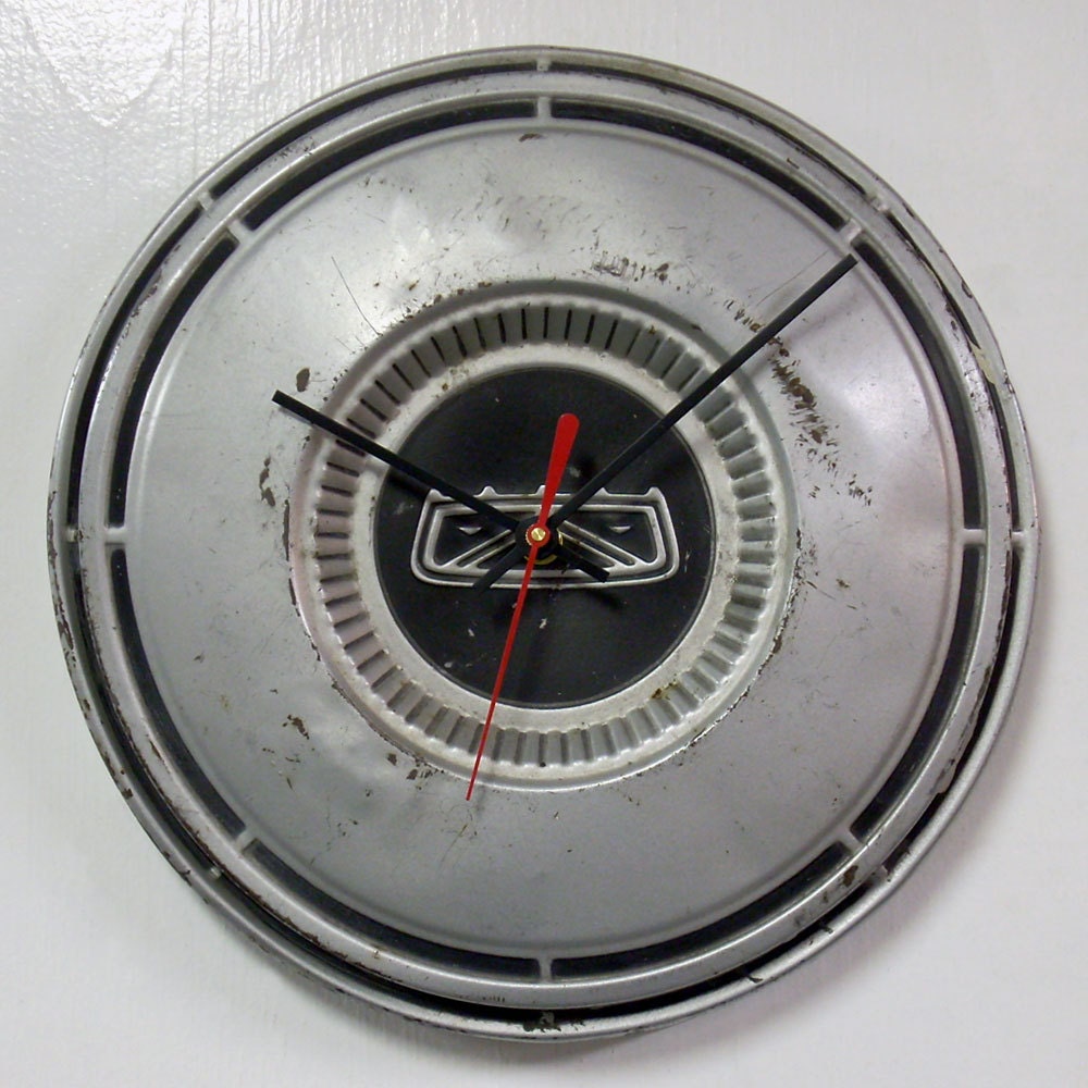 1967 - 1972 Ford Hubcap Wall Clock - Falcon, Fairlane, Custom 500, F100 Pickup Truck - 1968 1969 1970 1971