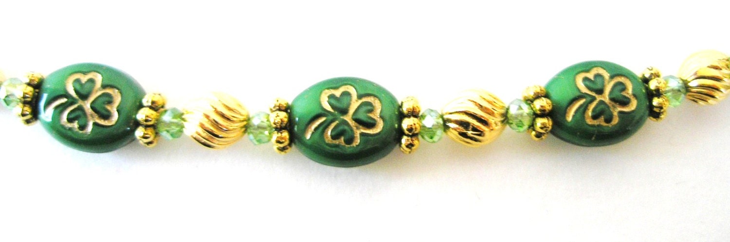 Green Oval Shamrock Beads GOLD Fluted IRISH  Bracelet