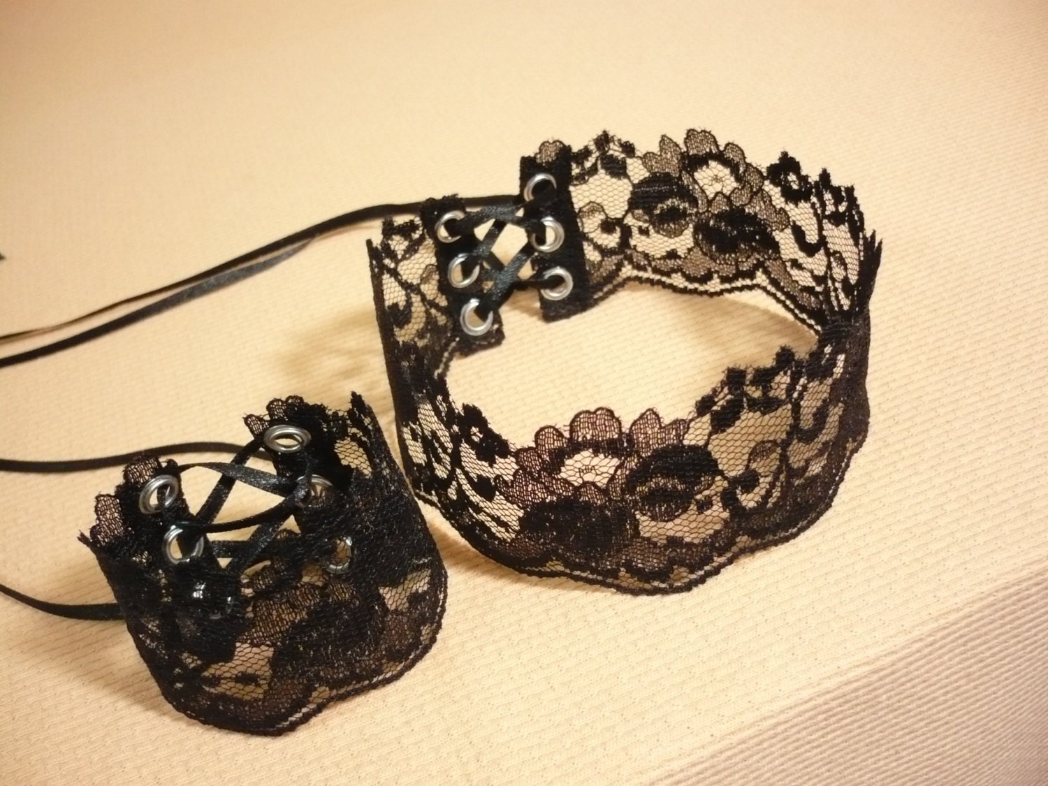 Romantic Lace Jewelry Set in Black, Textile Choker a. Bracelet Gothic Victorian, Gift for Her, Retro Necklace Corset Tie, Baroque Neck Piece