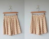 polka dot shorts / 1980s high waisted shorts / 80s pleated shorts - size small