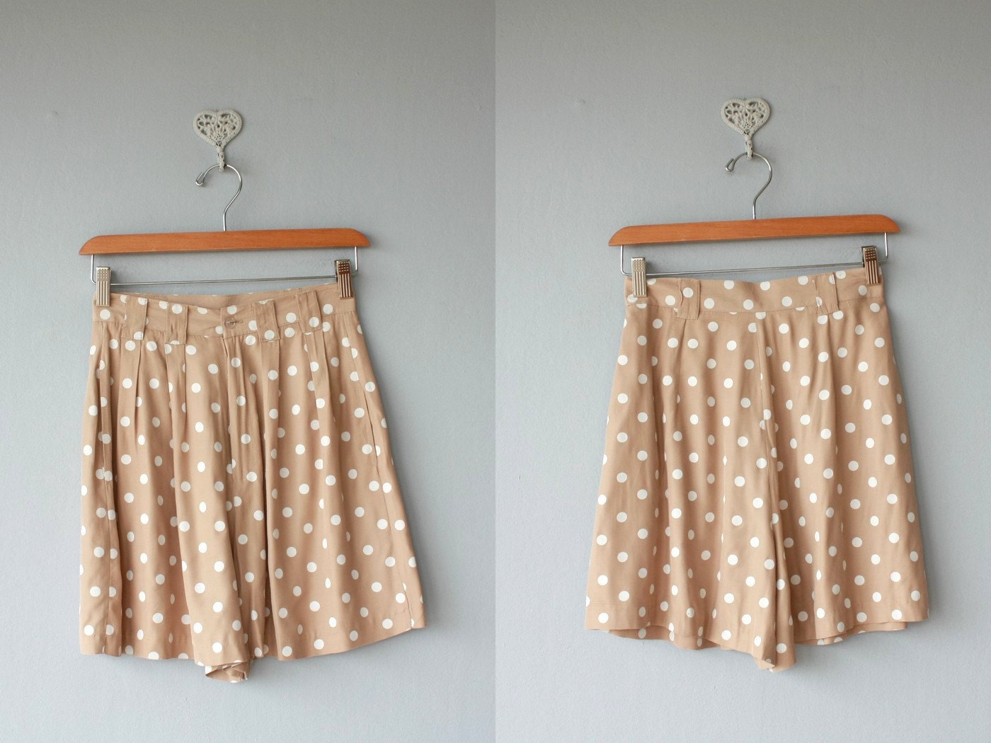 polka dot shorts / 1980s high waisted shorts / 80s pleated shorts - size small