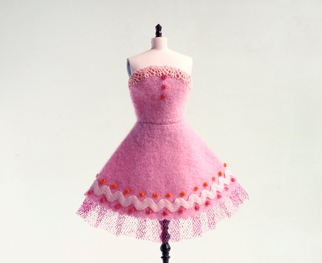 Strawberry Cotton Candy - handmade corset dress for Blythe and Licca. doll outfit by KarolinFelix
