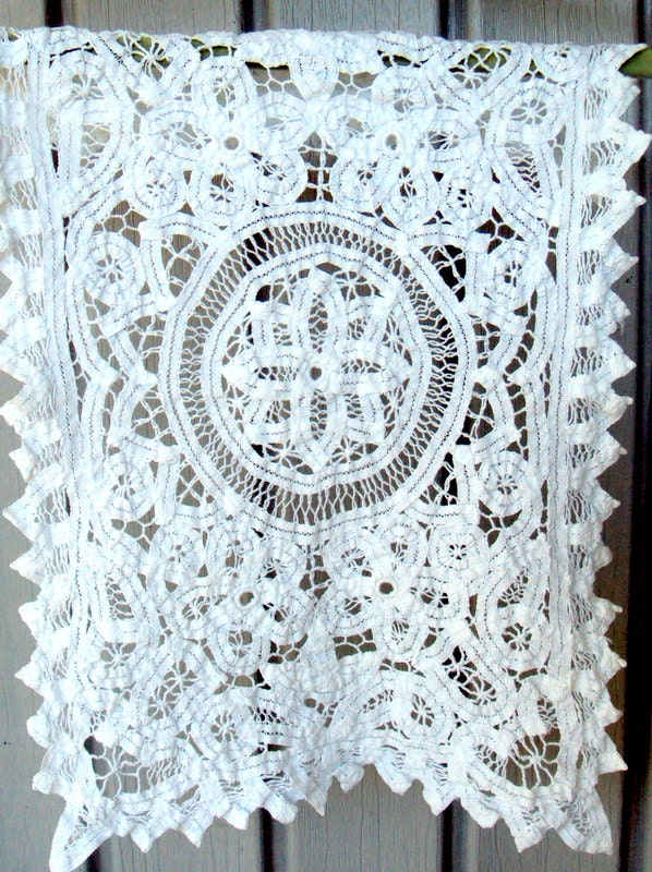 Vintage Royal Battenburg Lace Centerpiece Doily, cr. 1900, rennaisance, table, white       I Take CREDIT CARDS